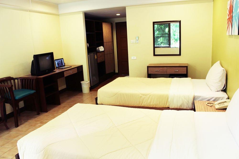 מלון Phuket Pattra Mansion By Aksara Collection מראה חיצוני תמונה