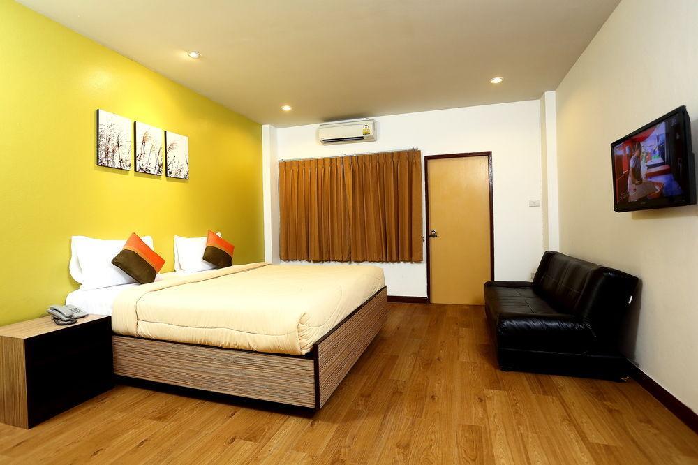 מלון Phuket Pattra Mansion By Aksara Collection מראה חיצוני תמונה