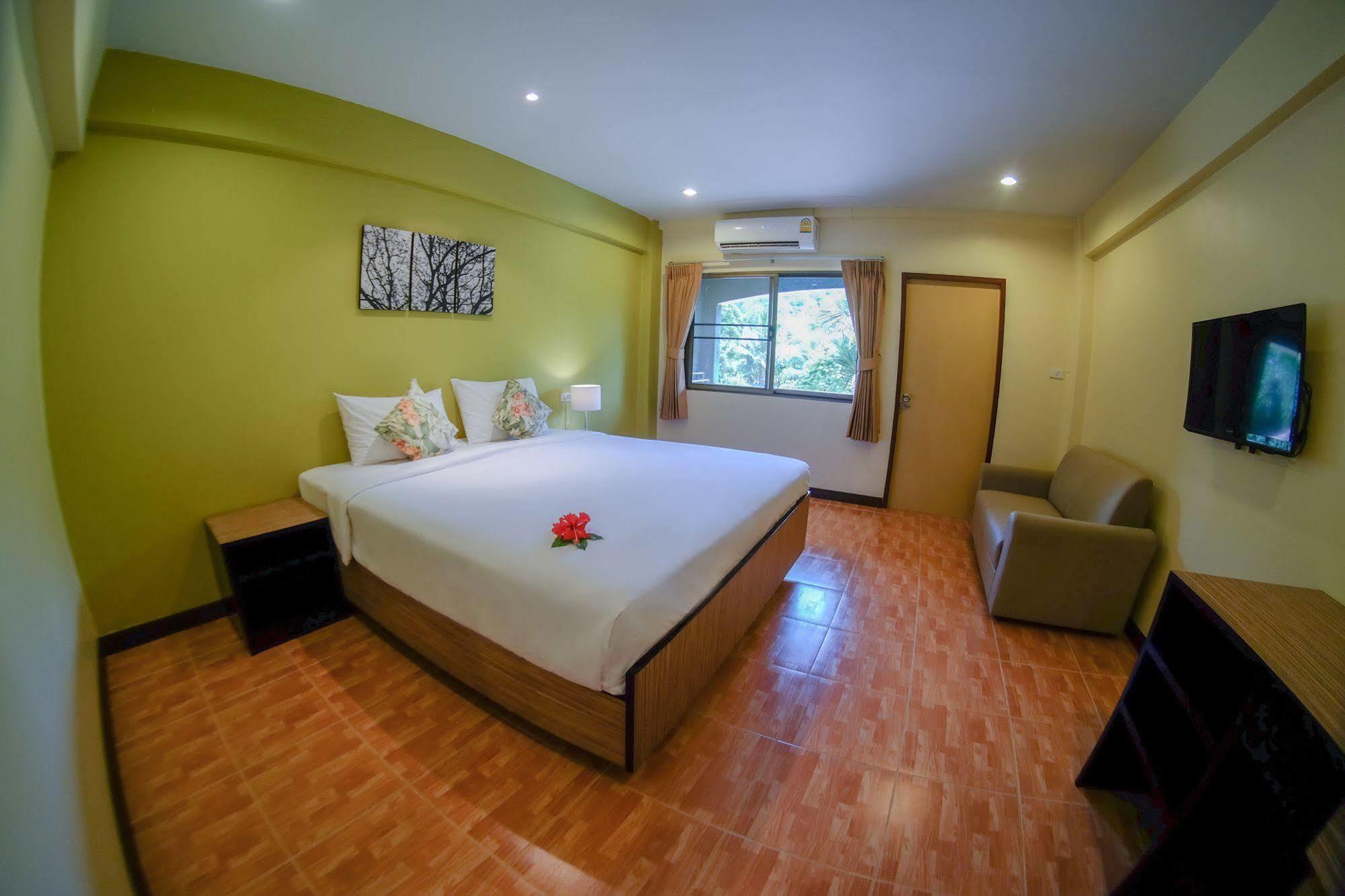 מלון Phuket Pattra Mansion By Aksara Collection מראה חיצוני תמונה