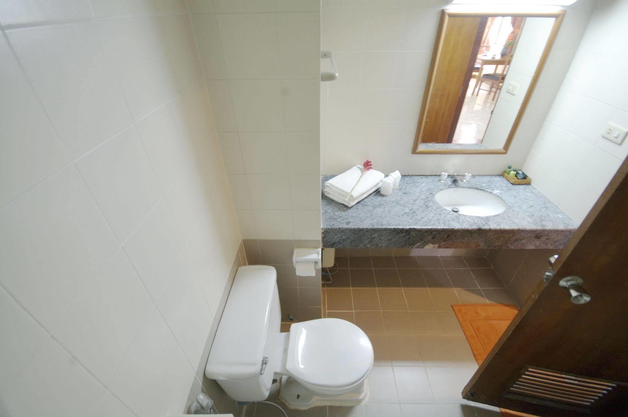 מלון Phuket Pattra Mansion By Aksara Collection מראה חיצוני תמונה
