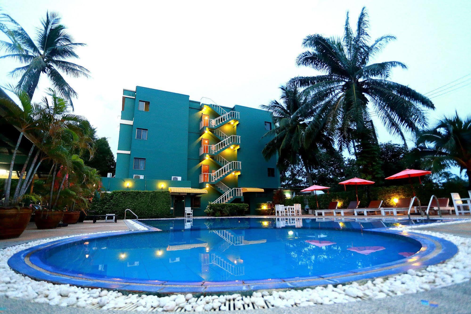 מלון Phuket Pattra Mansion By Aksara Collection מראה חיצוני תמונה